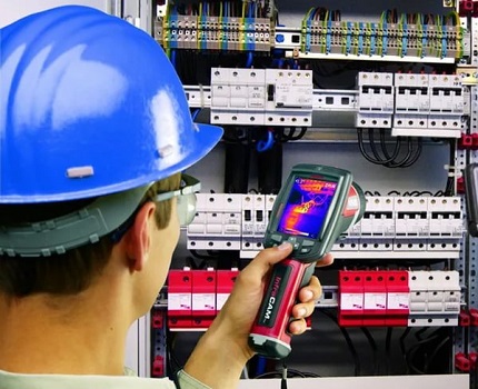 Verificarea în interiorul casei