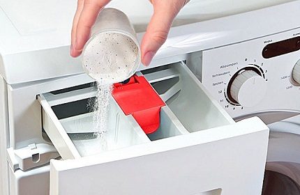 Зареждане на прах в чекмеджето