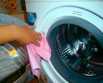 Почистване на машината с калцинирана сода