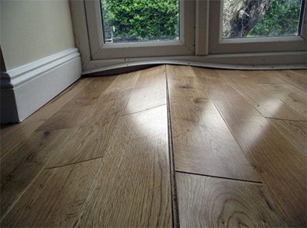 Deformarea laminatului ca urmare a supraîncălzirii
