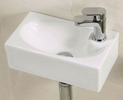 Ungewöhnliche Form und Maße eines Waschbeckens für die Installation im Badezimmer Länge des Waschbeckens