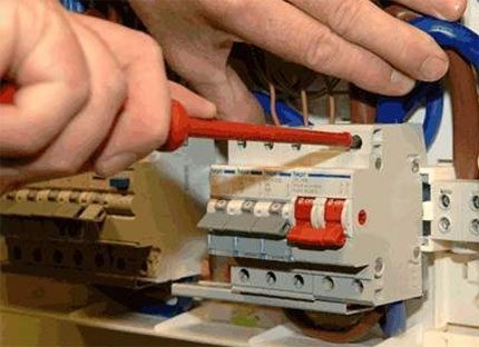 Техническо обслужване на автоматични прекъсвачи