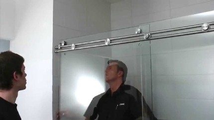 Инсталиране на горната част на плъзгаща се врата