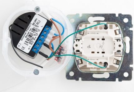 An den Schalter angeschlossener eigenständiger Dimmer