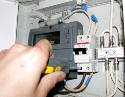 Isolierung von Elektroschaltern
