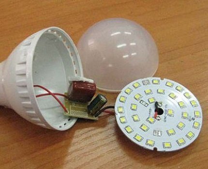 LED-лампа отвътре