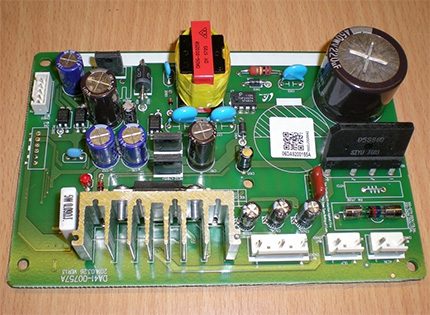 Inverter – Leistungsplatine der Elektronik