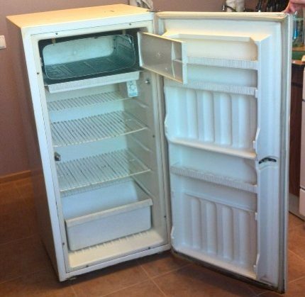 Снимка на хладилник за продажба