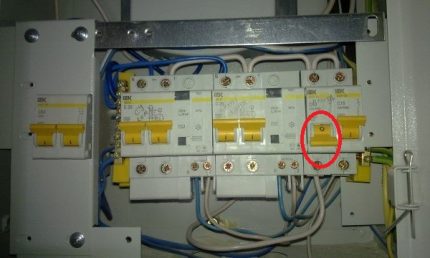 Elektrischer Verteilerkasten in einwandfreiem Zustand