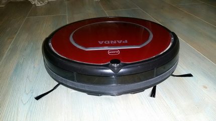 Робот прахосмукачка Панда в процес на работа