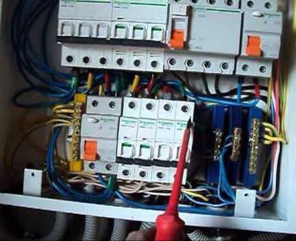УЗО в разпределителното табло УЗО в разпределителното табло