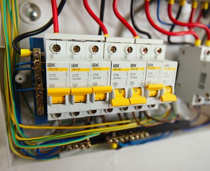 УЗО от IEK в разпределително табло УЗО от IEK в разпределително табло