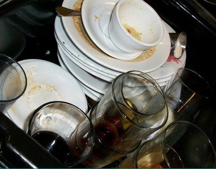 Предварително накисване на мръсни съдове