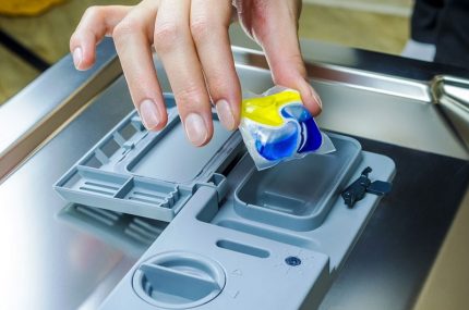 Reinigungsmittel für die Geschirrspülmaschine