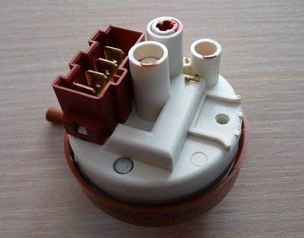Druckschalter der Geschirrspülmaschine