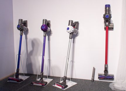 Die meisten Modelle können in einen Handstaubsauger umgewandelt werden. So sieht das Gerät im zusammengebauten Zustand aus