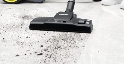 За почистване на косми ще трябва да закупите допълнително турбочетка Почистване на едър боклук
