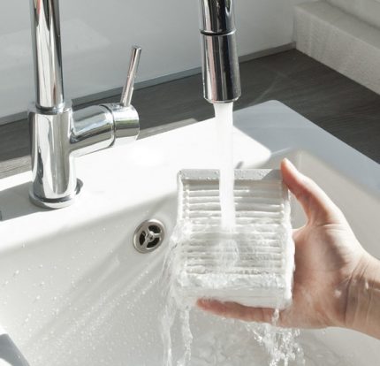 Reinigung der Filter mit fließendem Wasser