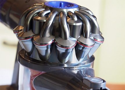 Уникална конструкция от 15 циклона Циклонна система Dyson v6
