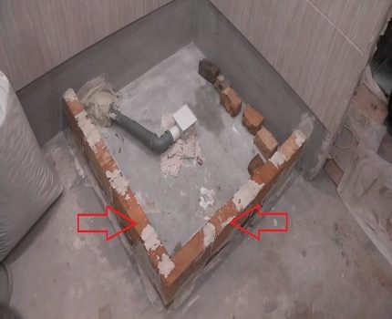 Бордюрът се издига строго по ниво