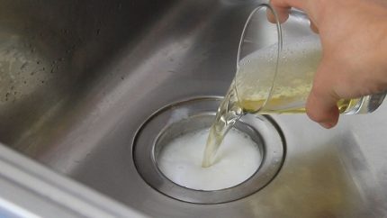 Salz zur Reinigung von Verstopfungen