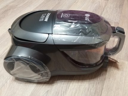 Прахосмукачка LG2000w с големи колела