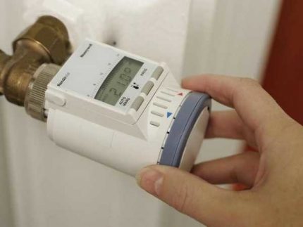 Aufbau des elektronischen Thermostatkopfs