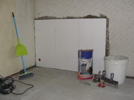 Работи по полагане на пенопласт