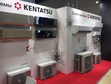 Модели Kentatsu на изложбен щанд