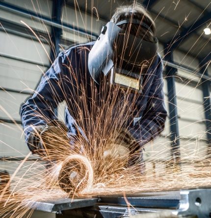 Никой външен не трябва да бъде близо до оператора.