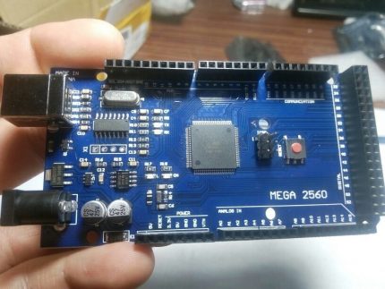 Външен вид на платка Arduino Mega Платка Arduino Mega