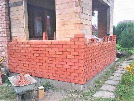 Външна зидария от облицовъчна тухла