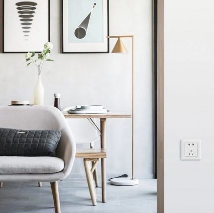 Умен ZigBee контакт за монтаж в стена Контакт за монтаж в стена