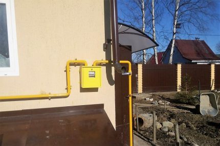 Газомер на стената на къщата