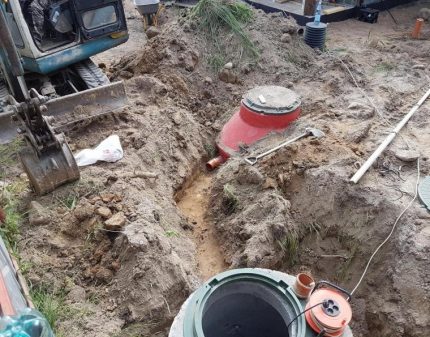 Траншея за канализационна тръба на ЛОС SANI Траншея за канализационна тръба на ЛОС SANI
