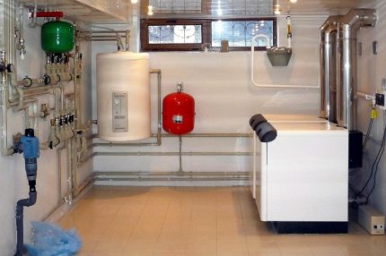 Газова котелна с прозорец