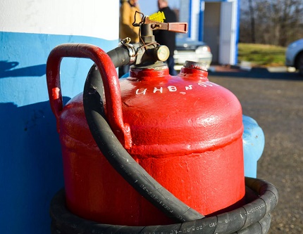 Процес на напълване на газова бутилка