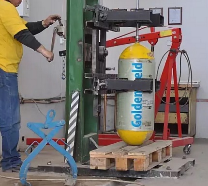 Хидравлични изпитвания на газов цилиндър
