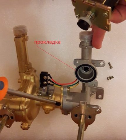 Уплътнение на юбката на газовия клапан
