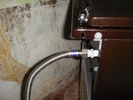 Газовият маркуч не трябва да бъде опънат
