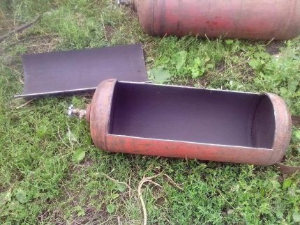 Разрязан балон с обгорена вътрешна повърхност