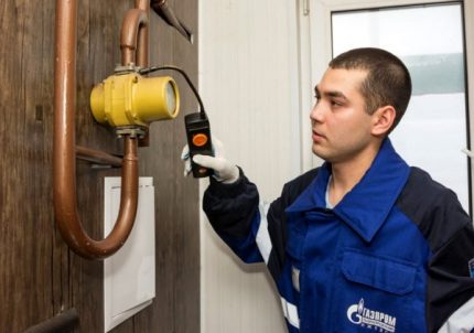 Проверка за изтичане на газ в стълбището