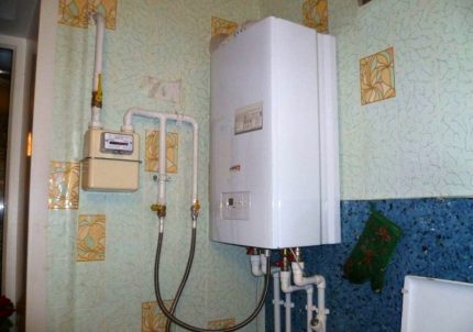 Закрепване на стенен водогреен котел
