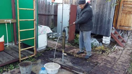 Използване на ръчен помп за битови нужди