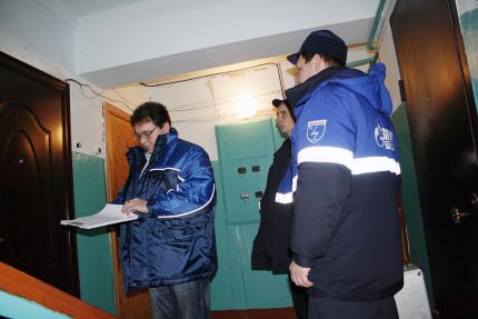 Газовари пристигнаха за смяна на брояча