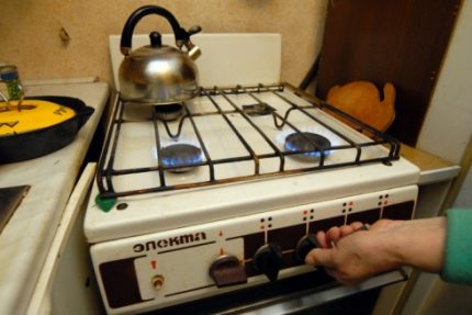 Работа на пиезозапалването на две горелки Работа на пиезозапалването на две горелки