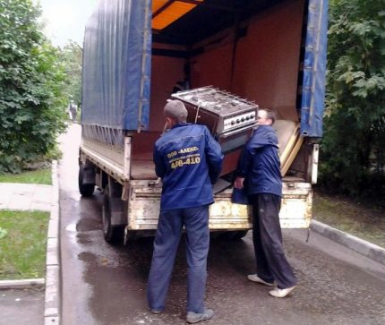 Товарене на стара газова печка