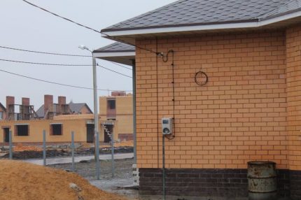 Въвеждане на електропровод в частна къща Въвеждане на електропровод в частна къща