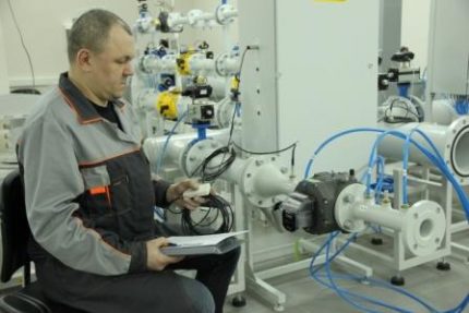 Проверка на газовия брояч в завода