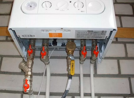 Кранове на входа на газовия котел